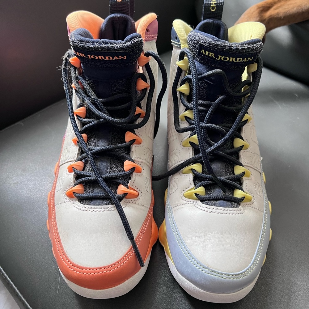 Air Jordan Retro women’s sneakers - Picture 2 of 9